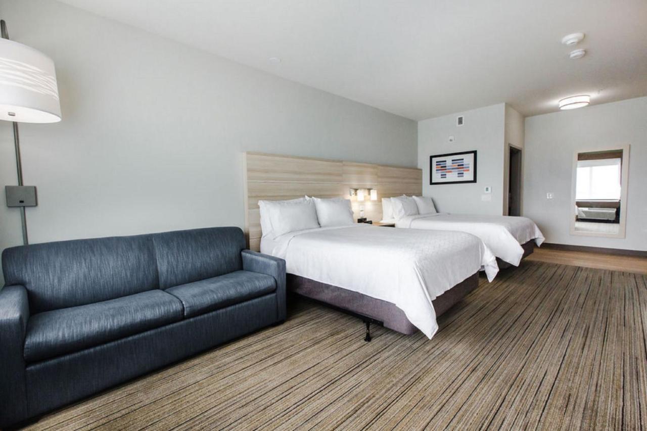 Holiday Inn Express & Suites Edmonton N - St Albert, An Ihg Hotel Saint Albert Esterno foto